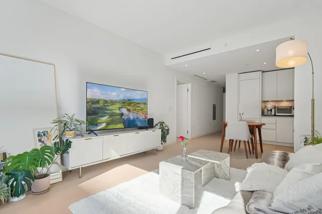 $935,000 | 144 1st Street, Unit 4A, Jersey City, NJ 07302