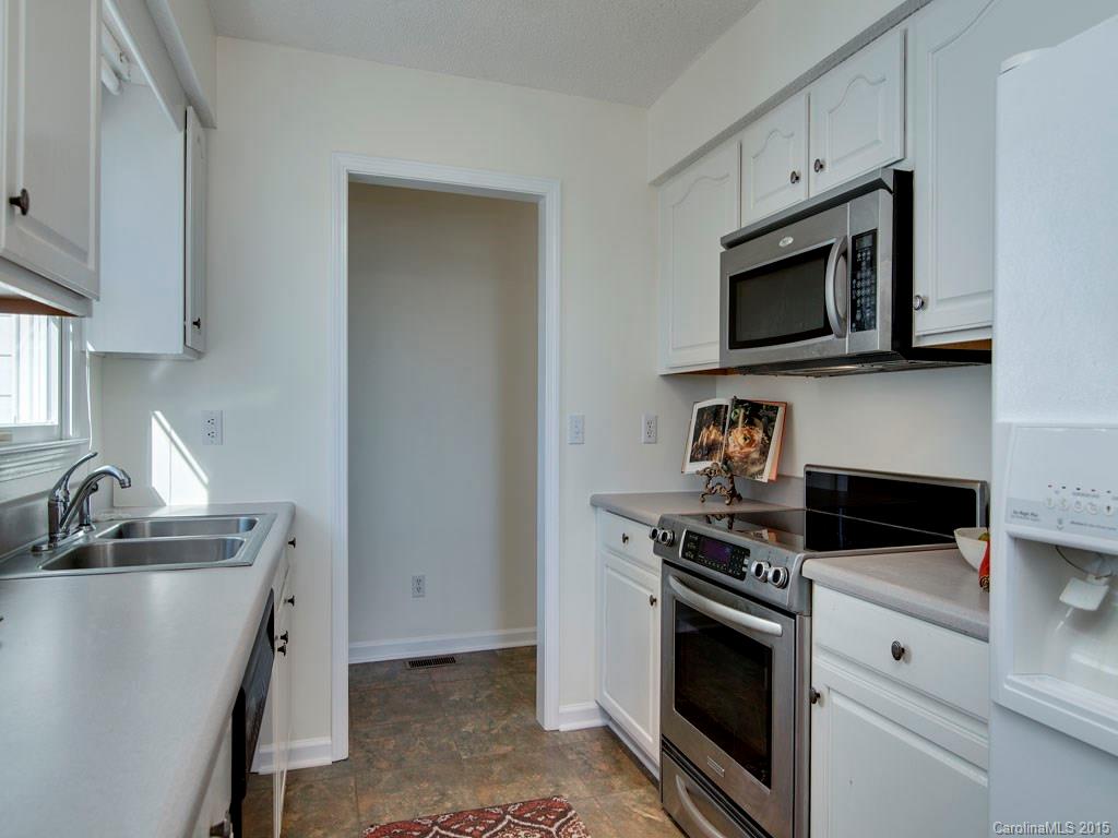 1219 Alexander Road Leicester, NC 28748 - Photo 4 of 24 Gallery Image 4