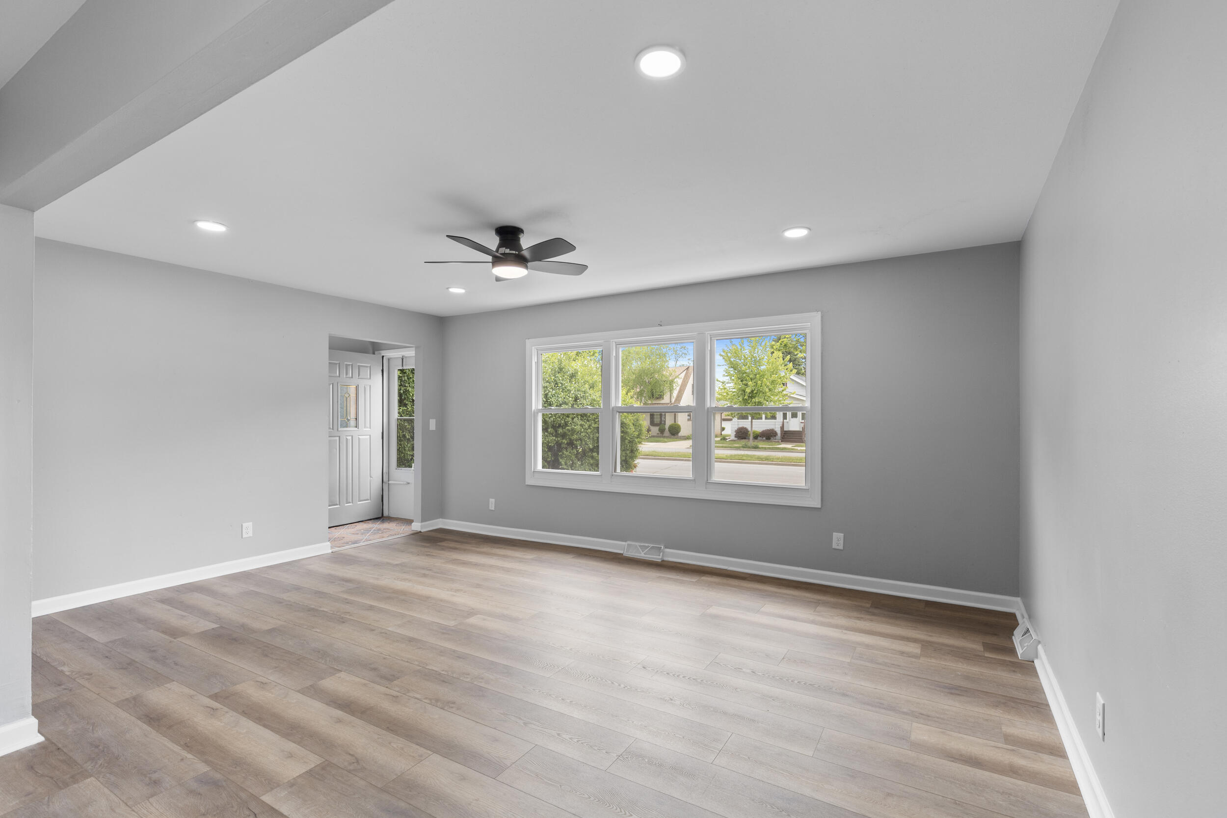 116 South 76th Street, Unit 118 Milwaukee, WI 53214 - Photo 7 of 37 Living Area