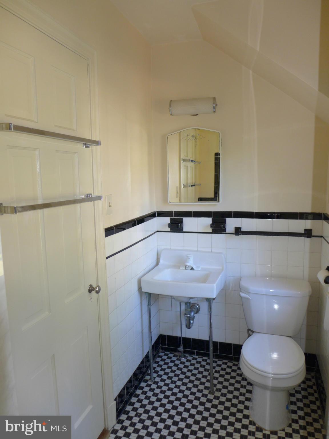 5308 Carvel Road Bethesda, MD 20816 - Photo 13 of 25 Bath (Master)