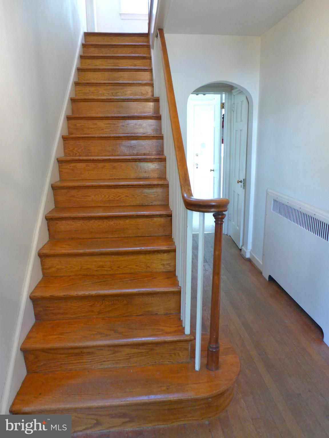 5308 Carvel Road Bethesda, MD 20816 - Photo 9 of 25 Hallway