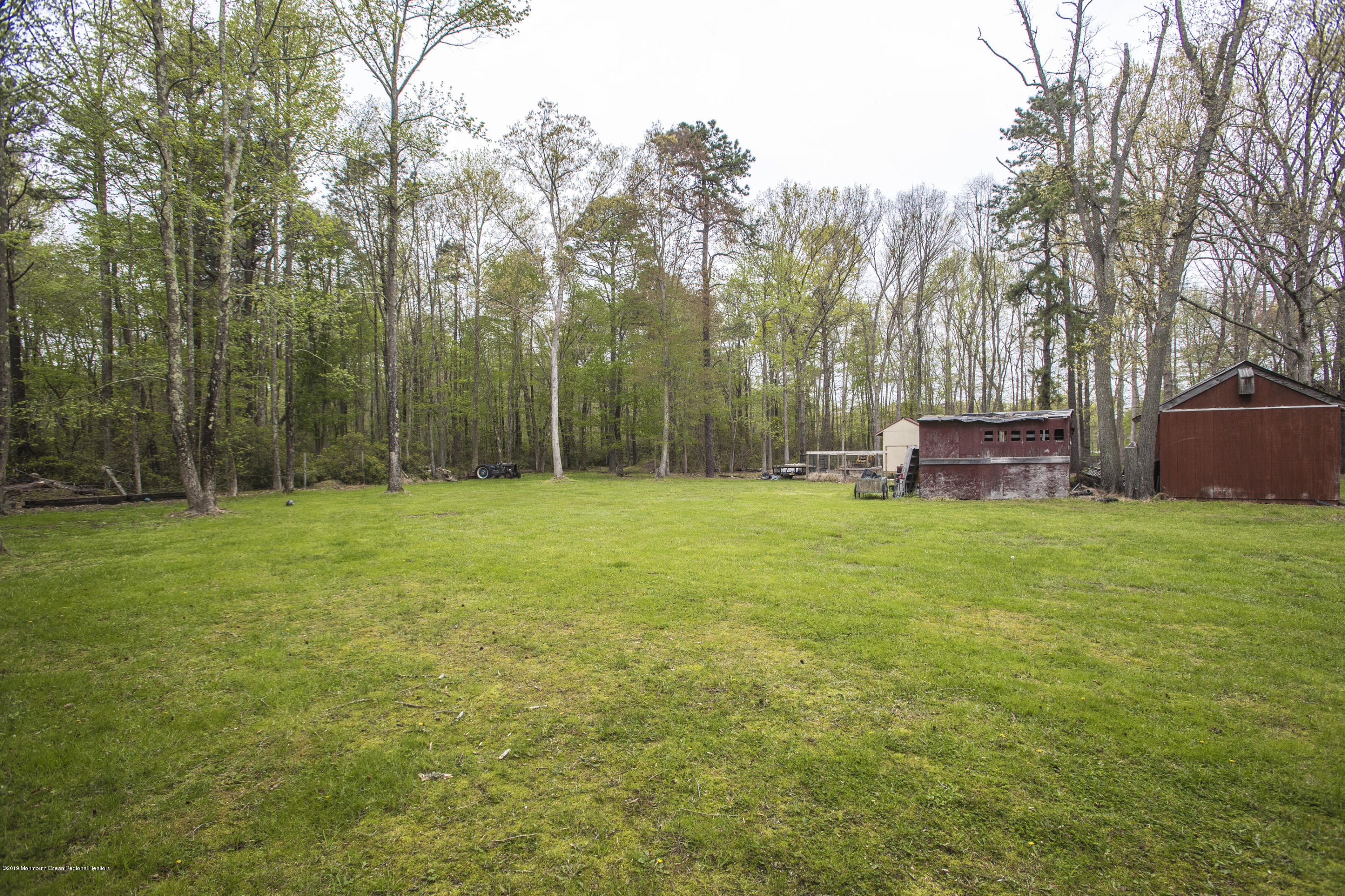 204 Leesville Road Jackson, NJ 08527 - Photo 26 of 49 a backyard of a house with lots of green space