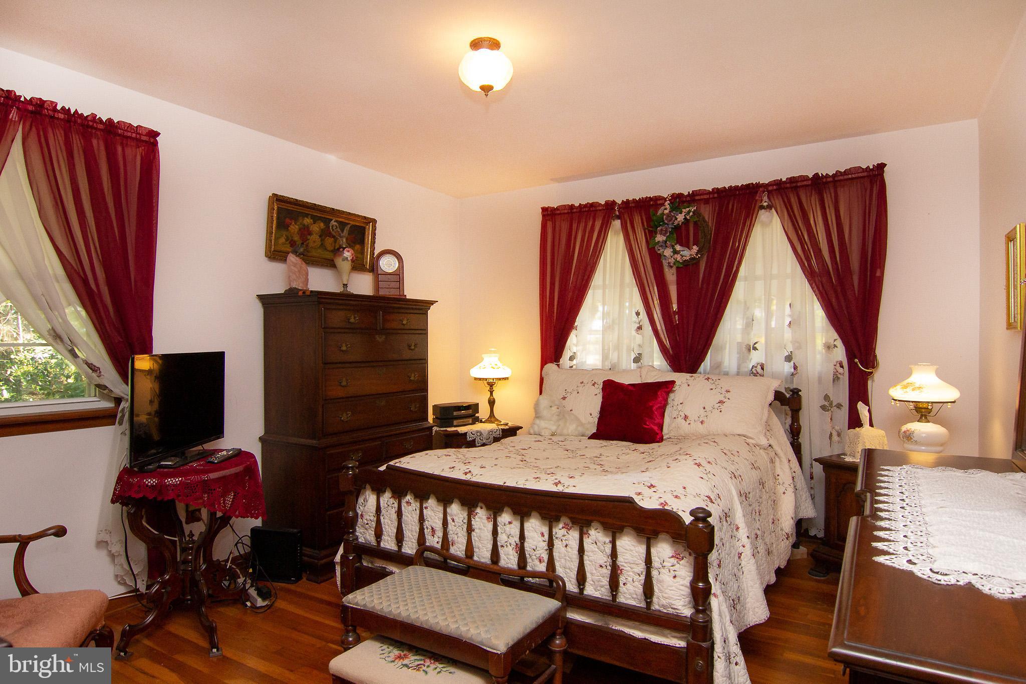 1004 Cherrytown Road Westminster, MD 21158 - Photo 16 of 33 Master bedroom w/hardwood