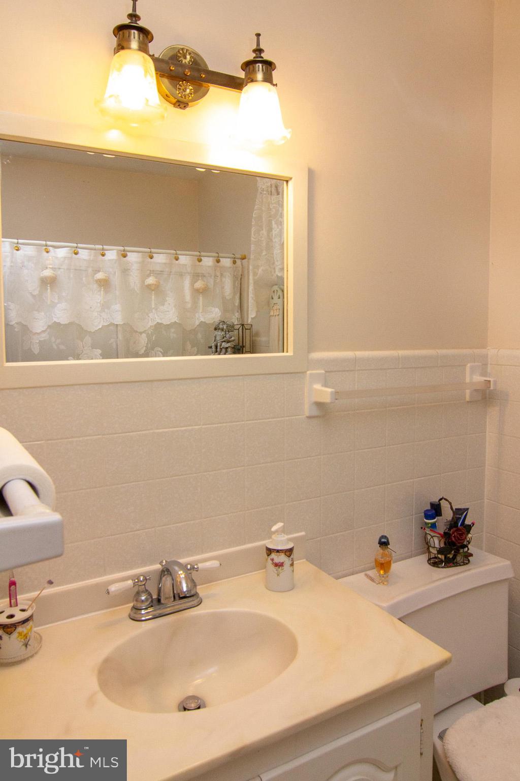 1004 Cherrytown Road Westminster, MD 21158 - Photo 21 of 33 Bath