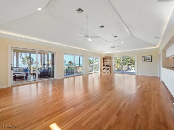 $12,500,000 | 16530 Captiva Drive, Captiva, FL 33924