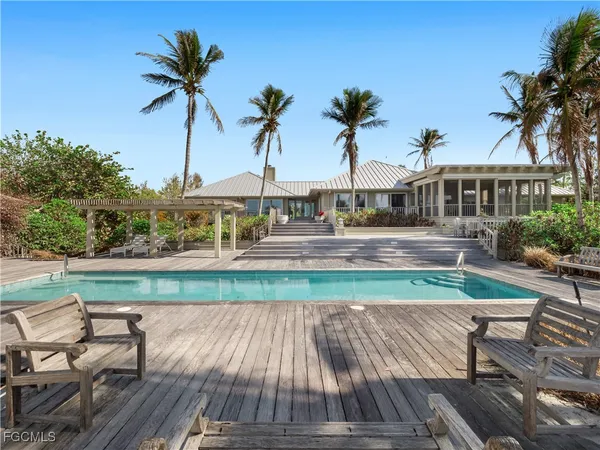 $12,500,000 | 16530 Captiva Drive, Captiva, FL 33924