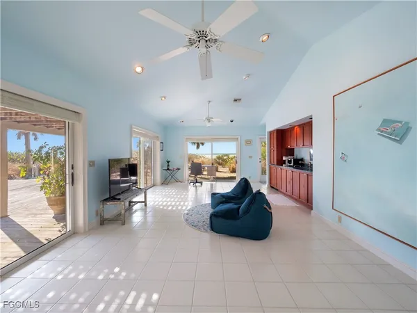 $12,500,000 | 16530 Captiva Drive, Captiva, FL 33924