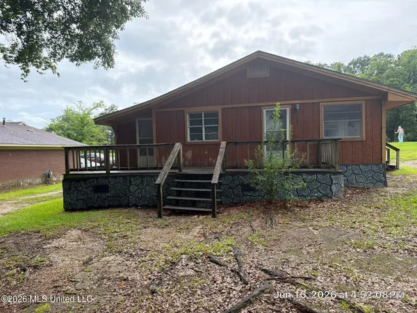 $60,000 | 221 North West Street, Mendenhall, MS 39114