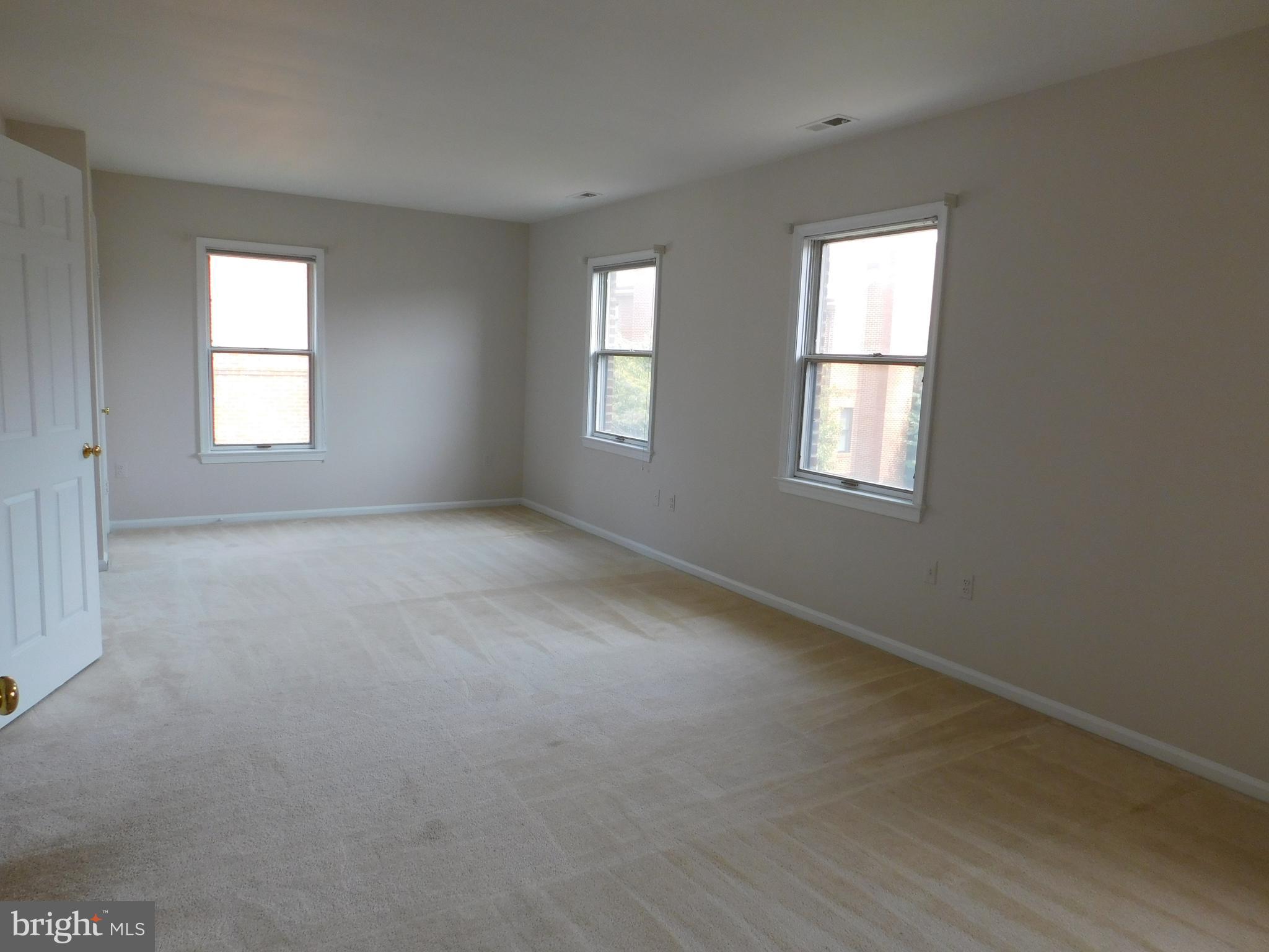 6609 Anthony Crest Square McLean, VA 22101 - Photo 15 of 31 Primary bedroom