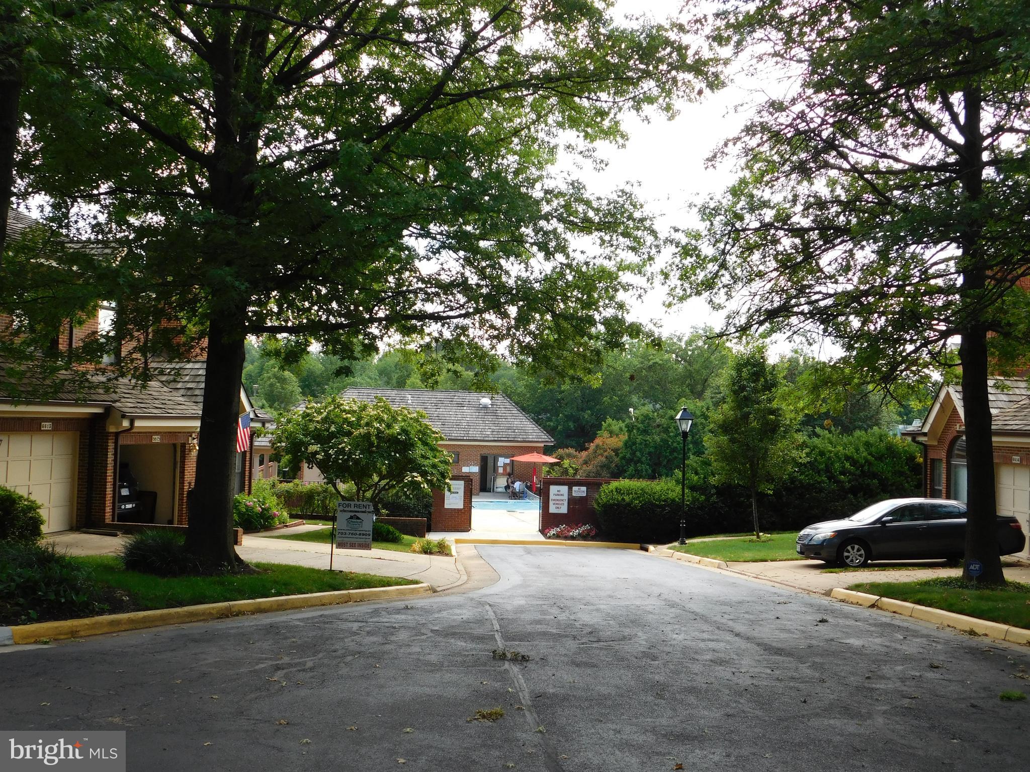 6609 Anthony Crest Square McLean, VA 22101 - Photo 31 of 31 Community pool nearby