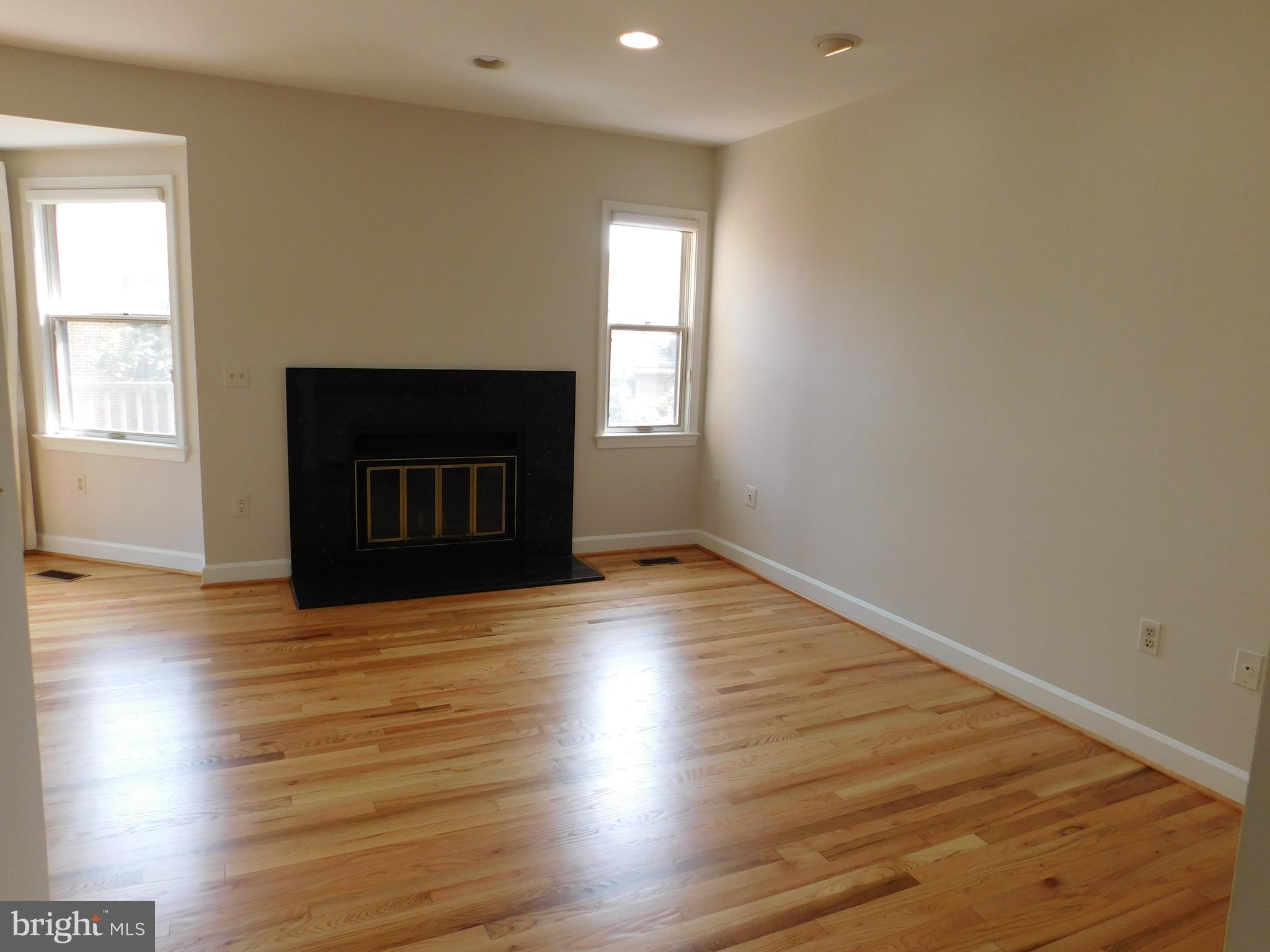 6609 Anthony Crest Square McLean, VA 22101 - Photo 7 of 31 Family room on main level