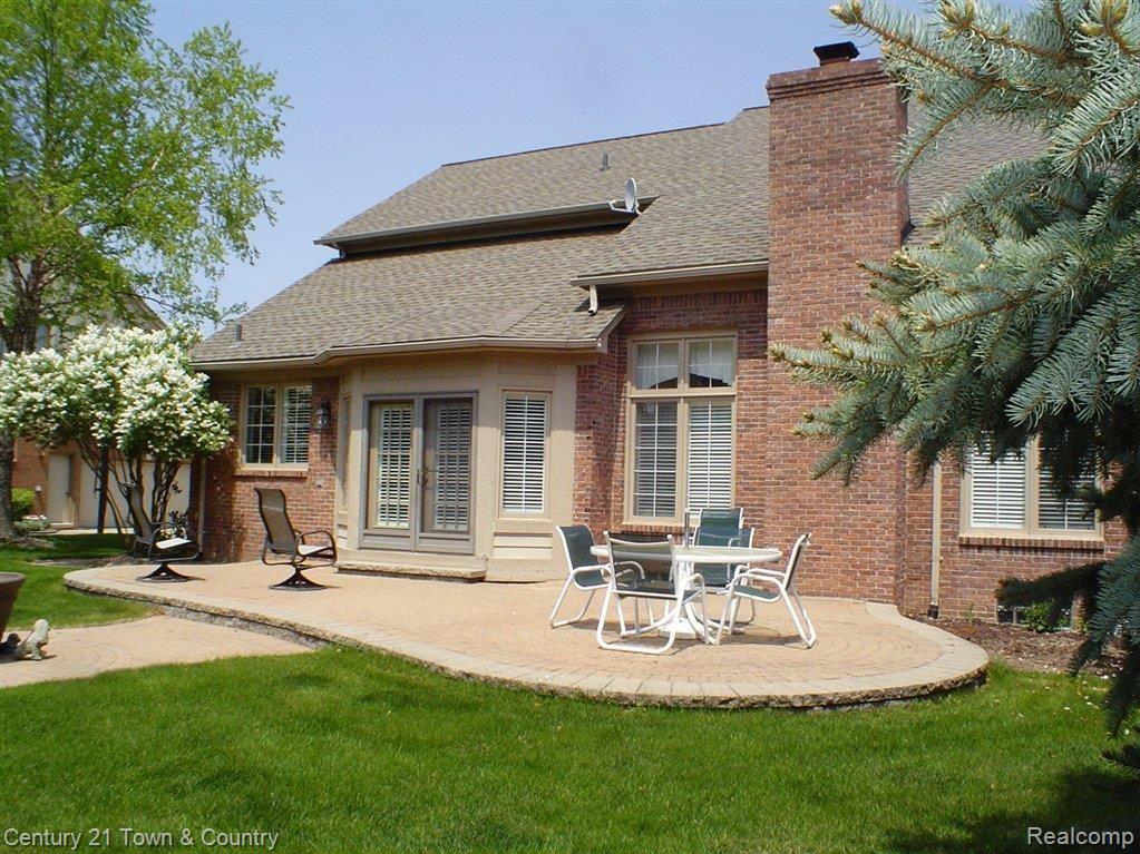 3587 Heron Ridge Drive Rochester, MI 48309 - Photo 28 of 30 Paver Patio