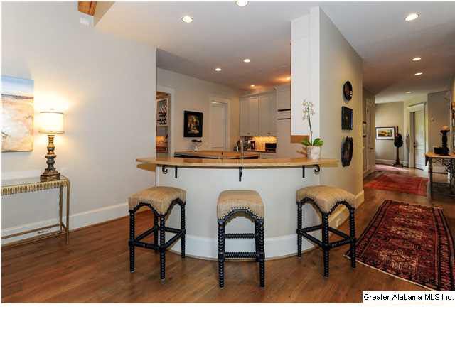 20 Woodhill Road Birmingham, AL 35213 - Photo 3 of 32