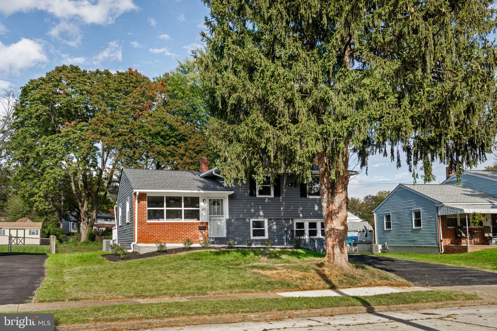 611 Wynnbrook Road Secane, PA 19018 - Photo 3 of 50