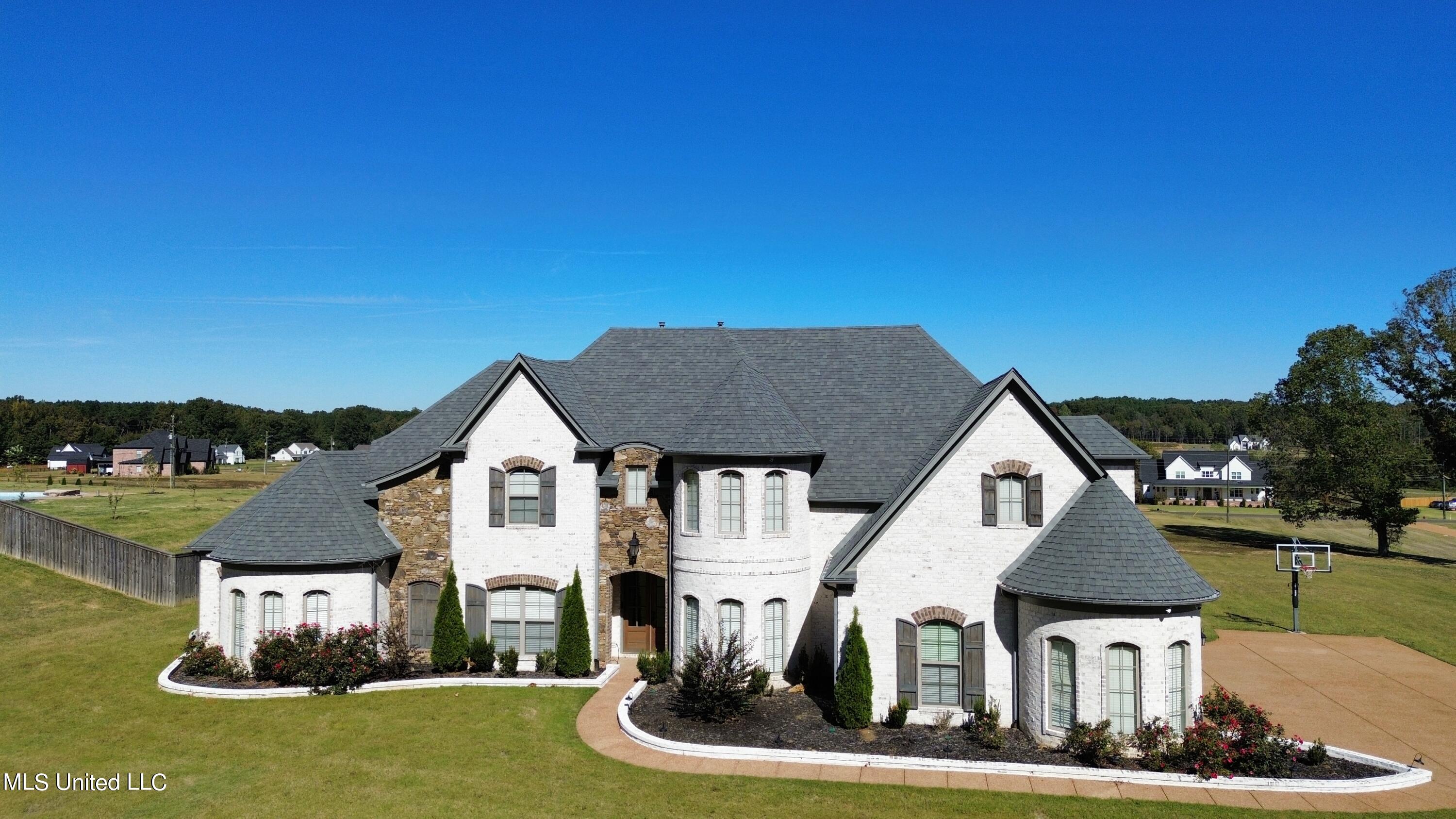 2244 Slocum Road Hernando, MS 38632 - Photo 2 of 48 dji_fly_20241018_112734_78_1729269116502