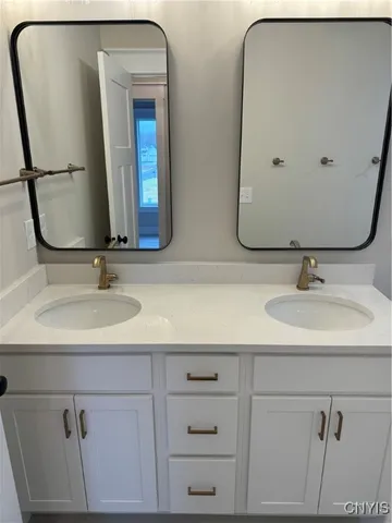 $664,260 | 8539 Angus Path, Cicero, NY 13039