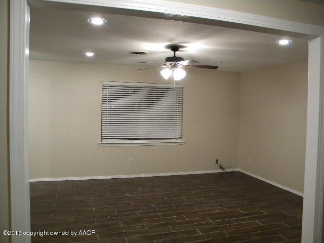 5115 Shield Drive Amarillo, TX 79110 - Photo 5 of 12 Living room view from kitchen