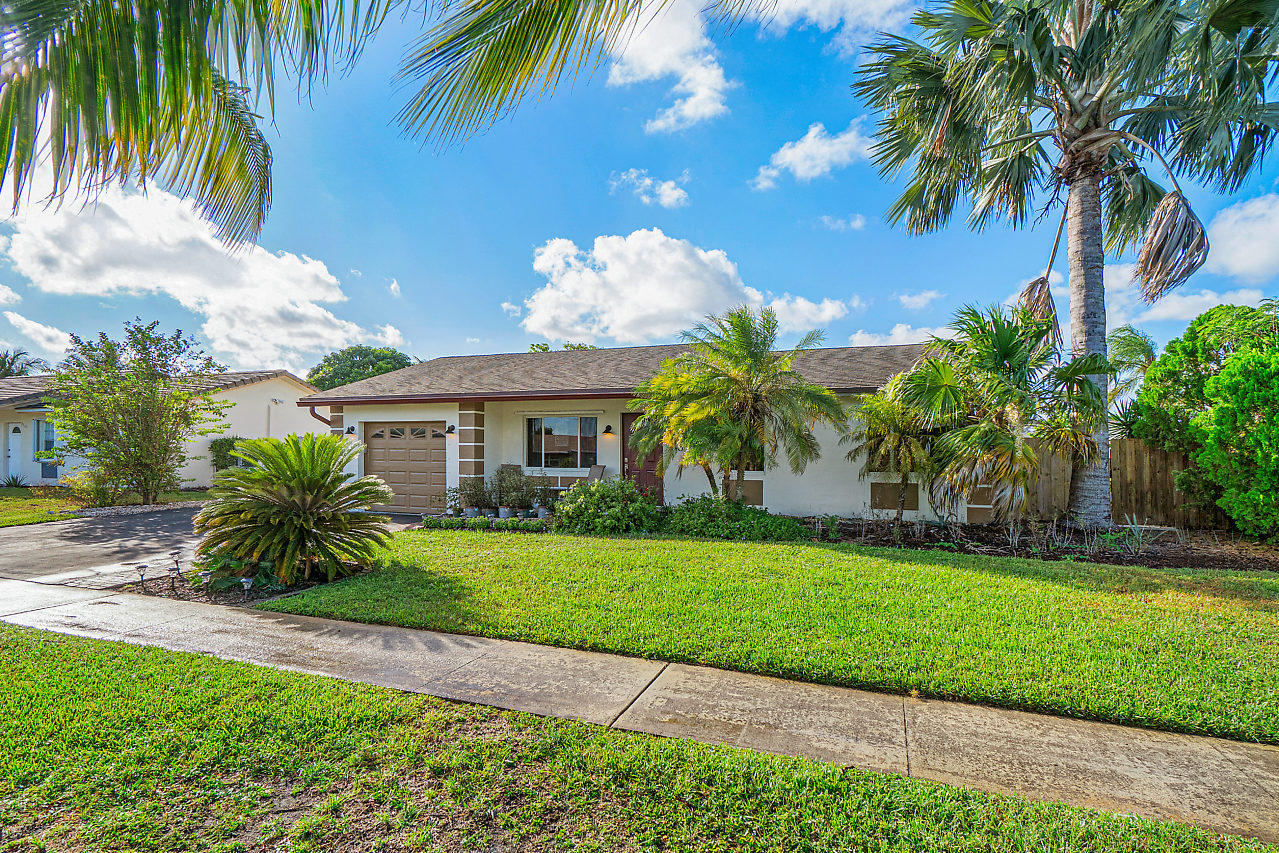 9761 Alaska Circle Boca Raton, FL 33434 - Photo 3 of 28 003-9761AlaskaCir-BocaRaton-FL-small