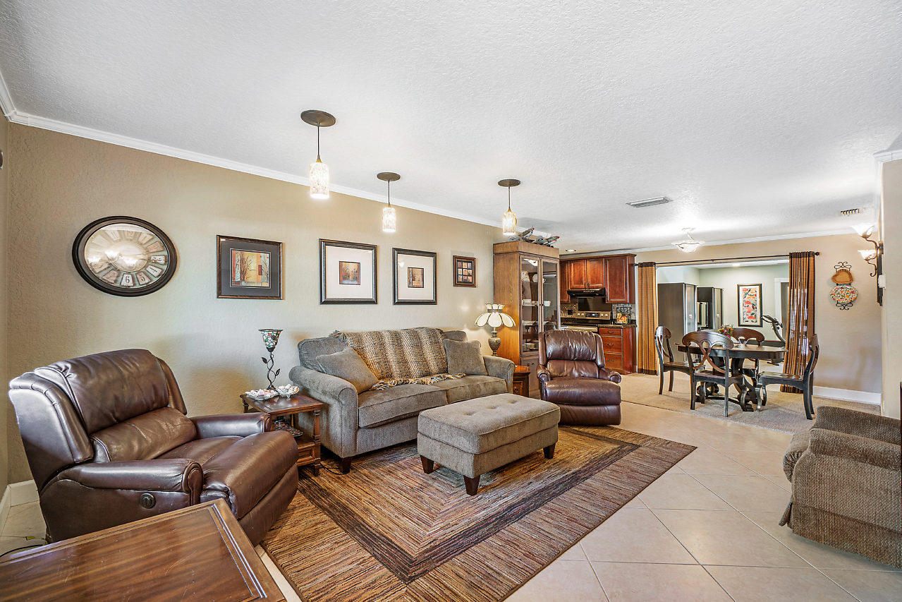 9761 Alaska Circle Boca Raton, FL 33434 - Photo 5 of 28 005-9761AlaskaCir-BocaRaton-FL-small