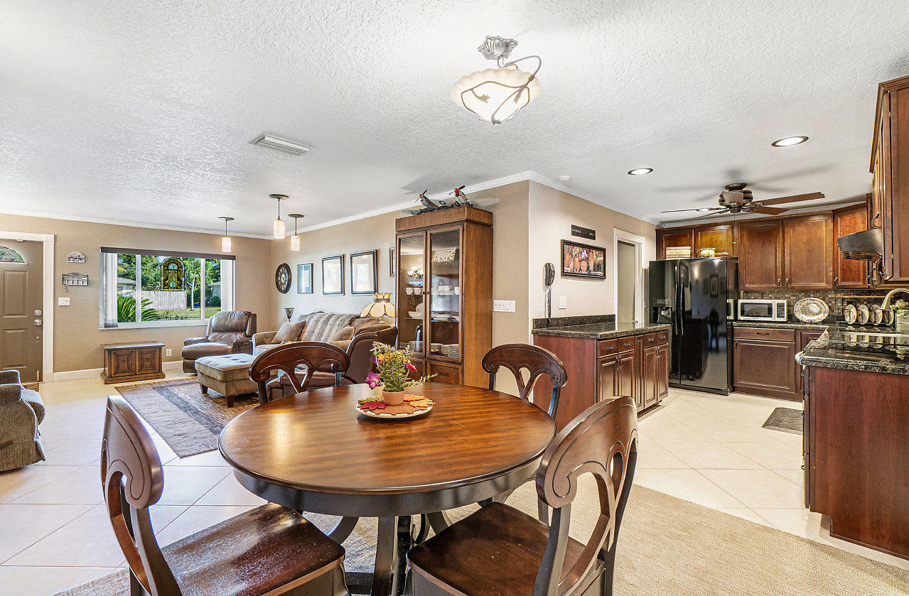 9761 Alaska Circle Boca Raton, FL 33434 - Photo 9 of 28 009-9761AlaskaCir-BocaRaton-FL-small