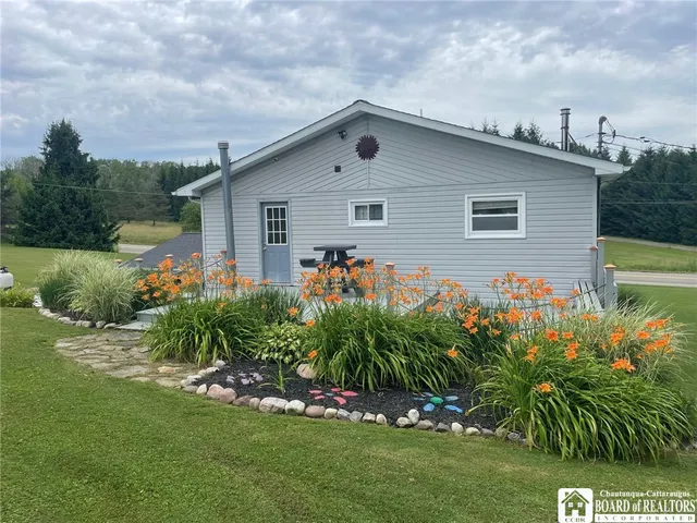 $275,000 | 3833 Sherman Ripley Road, Sherman, NY 14781