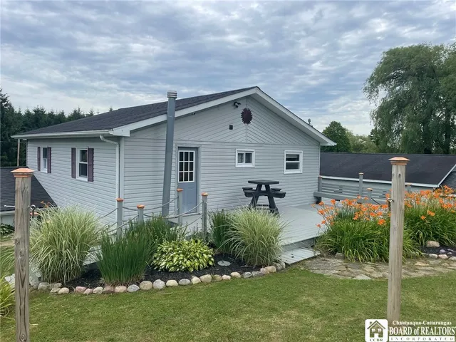 $275,000 | 3833 Sherman Ripley Road, Sherman, NY 14781