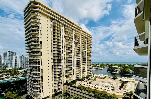 $4,500 | 20185 East Country Club Drive, Unit 1209, Aventura, FL 33180