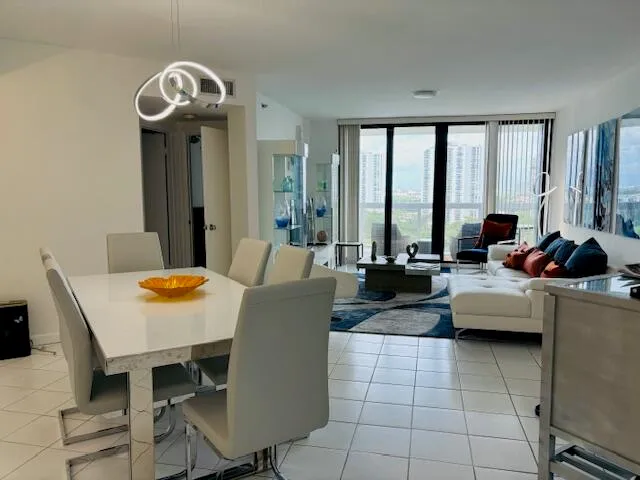 $4,500 | 20185 East Country Club Drive, Unit 1209, Aventura, FL 33180