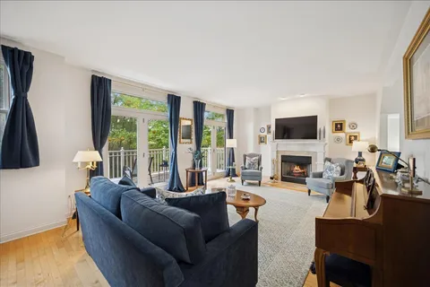 $849,000 | 1879 Admiral Court, Glenview, IL 60026