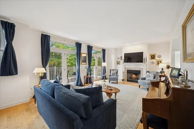 $849,000 | 1879 Admiral Court, Glenview, IL 60026