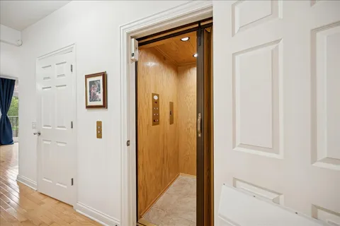 $849,000 | 1879 Admiral Court, Glenview, IL 60026