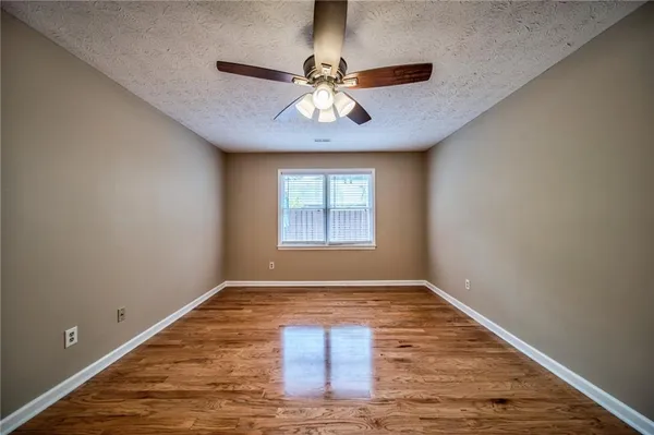 $1,900 | 215 Arbor Way, Fayetteville, GA 30215
