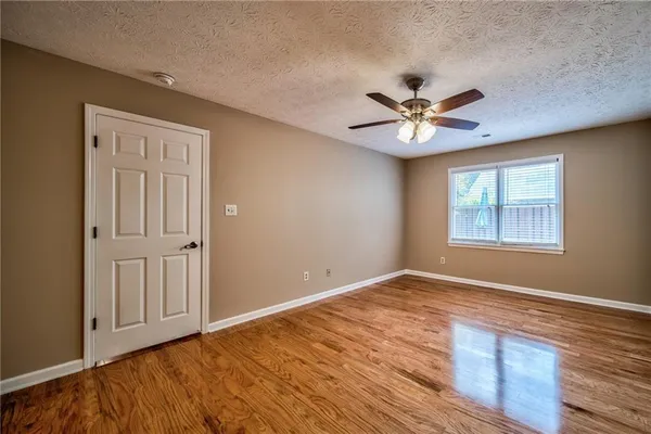 $1,900 | 215 Arbor Way, Fayetteville, GA 30215