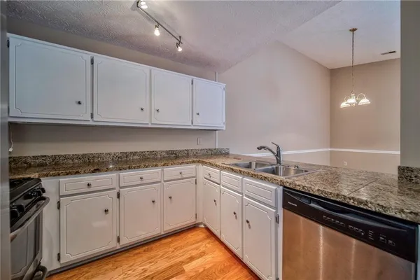 $1,900 | 215 Arbor Way, Fayetteville, GA 30215