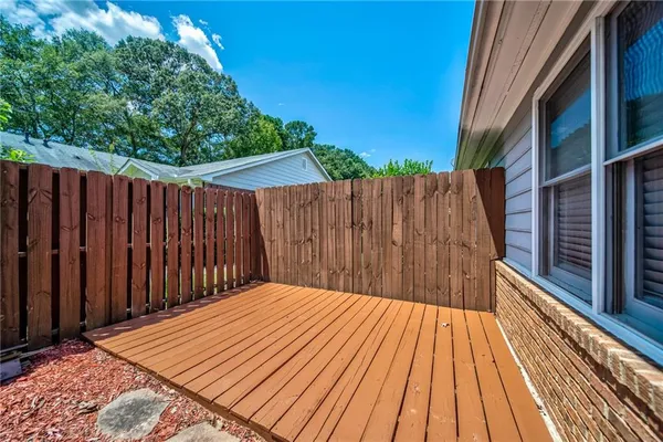 $1,900 | 215 Arbor Way, Fayetteville, GA 30215