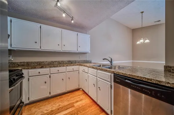 $1,900 | 215 Arbor Way, Fayetteville, GA 30215