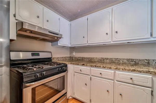 $1,900 | 215 Arbor Way, Fayetteville, GA 30215