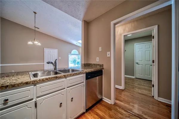 $1,900 | 215 Arbor Way, Fayetteville, GA 30215