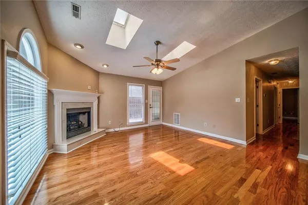 $1,900 | 215 Arbor Way, Fayetteville, GA 30215