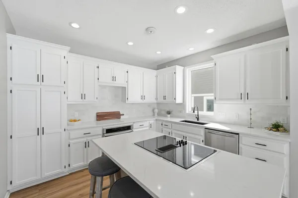 $1,225,000 | 3868 Green Heights Trail Southwest, Prior Lake, MN 55372