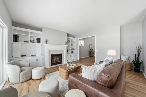 $1,225,000 | 3868 Green Heights Trail Southwest, Prior Lake, MN 55372