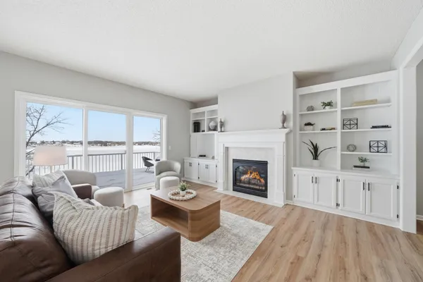 $1,225,000 | 3868 Green Heights Trail Southwest, Prior Lake, MN 55372