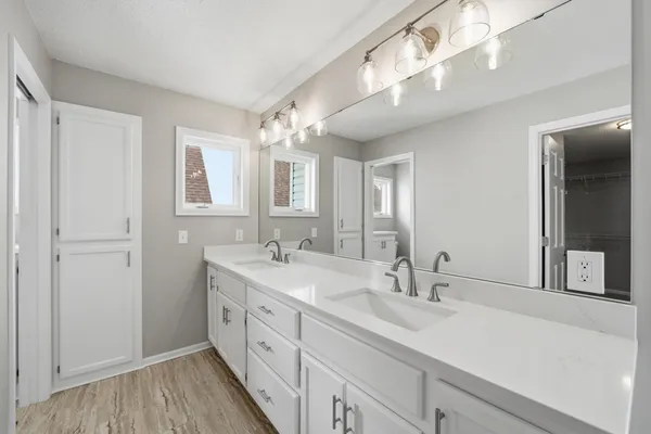 $1,225,000 | 3868 Green Heights Trail Southwest, Prior Lake, MN 55372