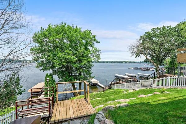 $1,225,000 | 3868 Green Heights Trail Southwest, Prior Lake, MN 55372