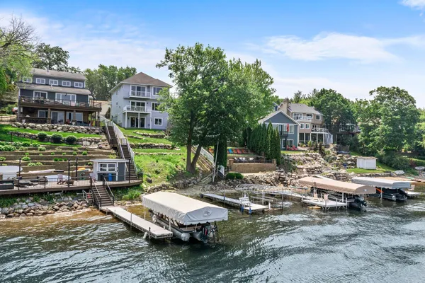 $1,225,000 | 3868 Green Heights Trail Southwest, Prior Lake, MN 55372