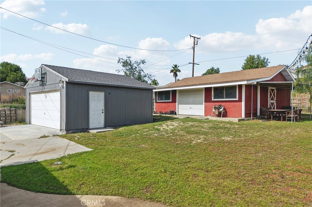 2821 Riding Ring Road Norco, CA 92860 - Photo 43 of 54 a front view of a house with a garden