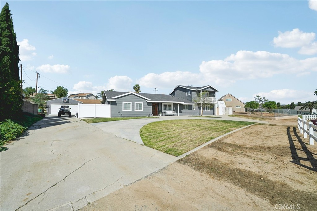 2821 Riding Ring Road Norco, CA 92860 - Photo 47 of 54 a view of a house with a swimming pool