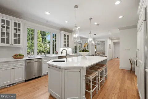 $2,850,000 | 7009 Loch Lomond Drive, Bethesda, MD 20817