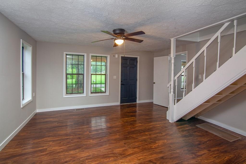 2974 Doran Road Sparta, TN 38583 - Photo 3 of 26 Living Room