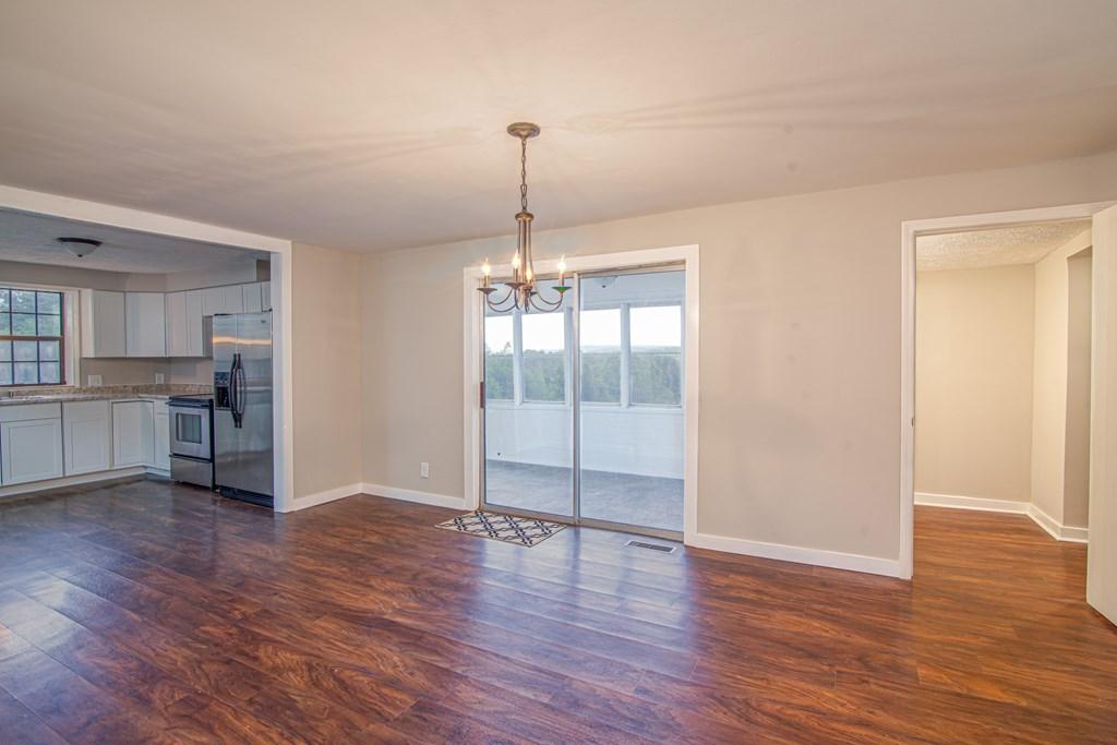 2974 Doran Road Sparta, TN 38583 - Photo 8 of 26 Family Room